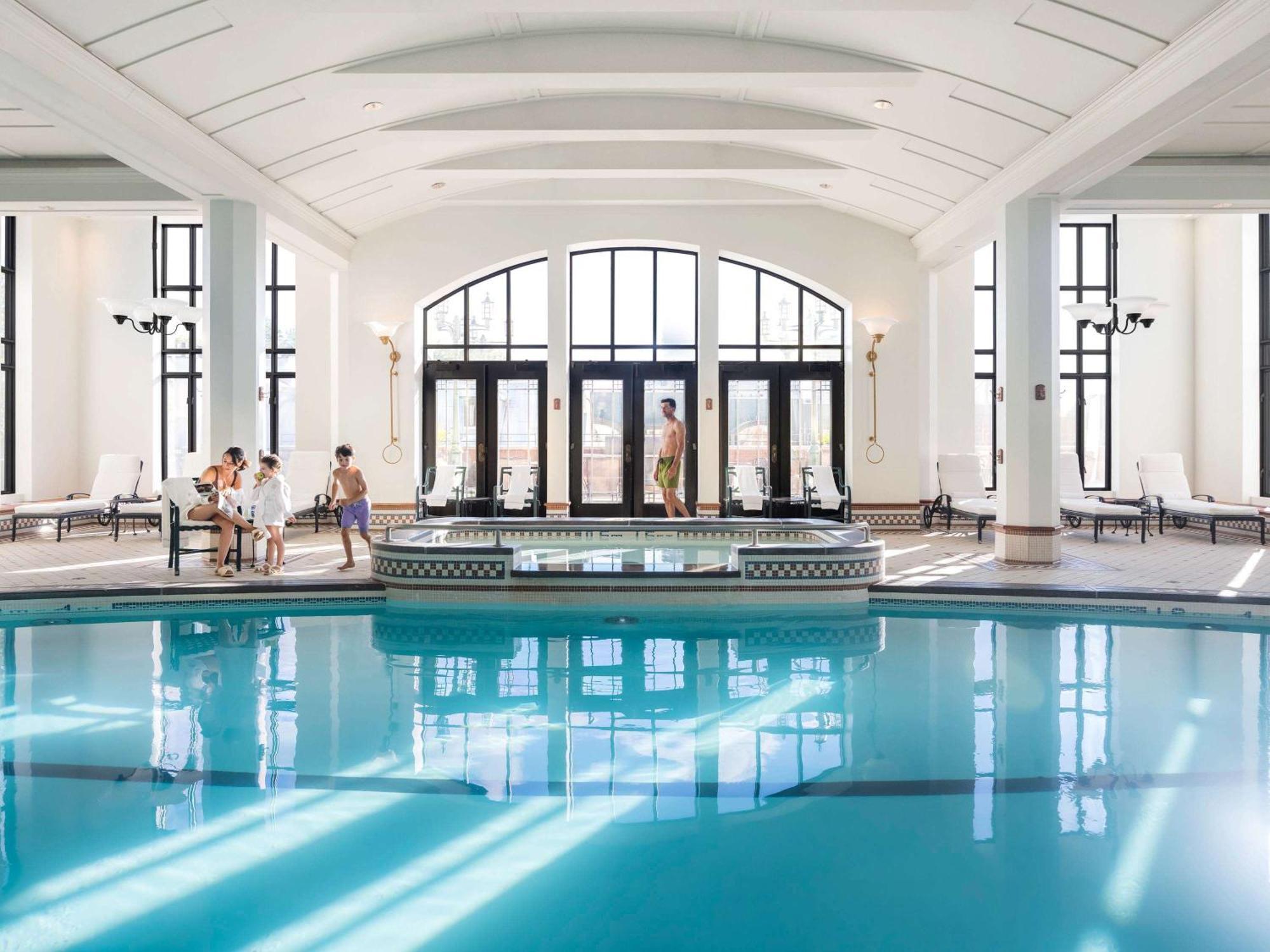 Fairmont Le Chateau Frontenac Квебек Екстериор снимка The Spa at The Westin