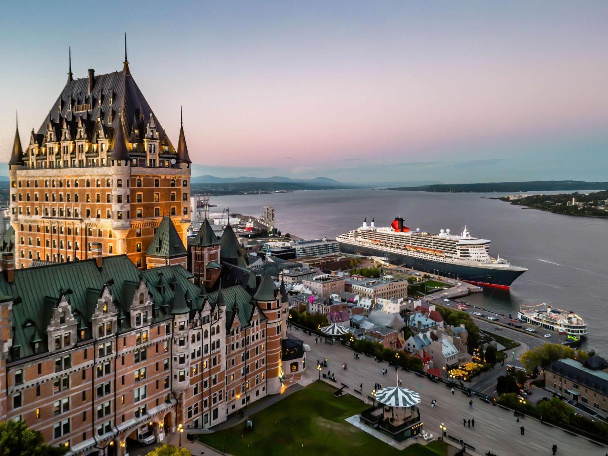 Fairmont Le Chateau Frontenac Квебек Екстериор снимка The port of Quebec City